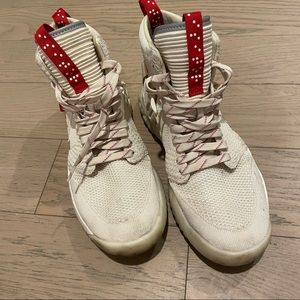 Air Jorden White Sneaker